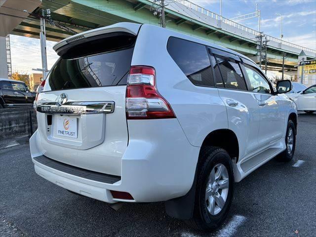 擦り傷から事故まで、自費・保検修理を自社鈑金塗装工場（イオンブース完備）にて綺麗に鈑金塗装致します♪