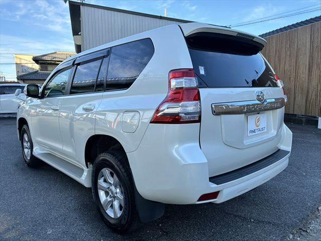 店舗敷地内に駐車スペースもございます。お車でのご来場をお考えの方はご安心ください♪