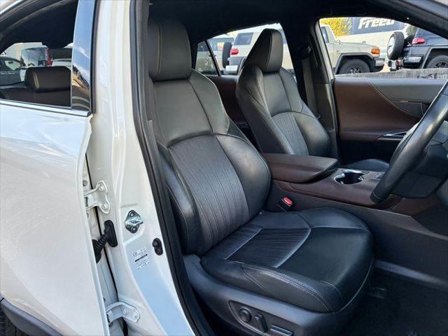 ハリアー Ｚ　禁煙車　１２．３インチ純正ナビ　全方位カメラ（9枚目）