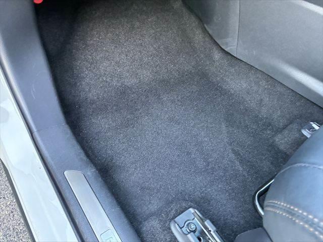 ハリアー Ｚ　禁煙車　１２．３インチ純正ナビ　全方位カメラ（50枚目）