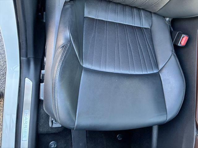 ハリアー Ｚ　禁煙車　１２．３インチ純正ナビ　全方位カメラ（54枚目）