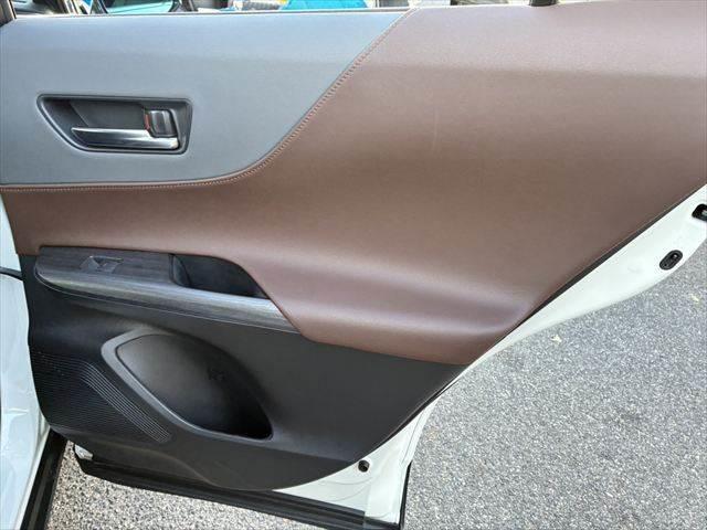 ハリアー Ｚ　禁煙車　１２．３インチ純正ナビ　全方位カメラ（55枚目）