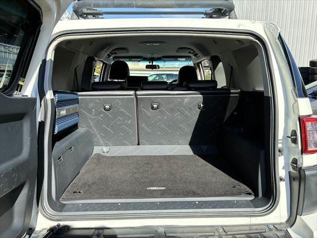 ＦＪクルーザー カラーパッケージ　Ａｕｄｉｓｏｎサウンド　４ＷＤ　禁煙車　バックカメラ　ヘッドレストモニター　クルーズコントロール　ＨＩＤヘッドライト　メモリーナビ　Ｂｌｕｅｔｏｏｔｈ　キーレス　コーナーセンサー　盗難防止装置（9枚目）