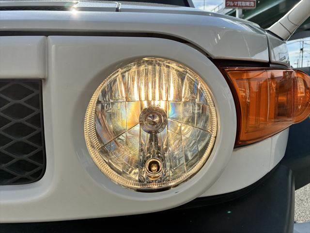 ＦＪクルーザー カラーパッケージ　Ａｕｄｉｓｏｎサウンド　４ＷＤ　禁煙車　バックカメラ　ヘッドレストモニター　クルーズコントロール　ＨＩＤヘッドライト　メモリーナビ　Ｂｌｕｅｔｏｏｔｈ　キーレス　コーナーセンサー　盗難防止装置（11枚目）
