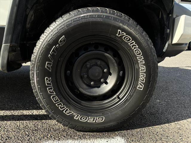 ＦＪクルーザー カラーパッケージ　Ａｕｄｉｓｏｎサウンド　４ＷＤ　禁煙車　バックカメラ　ヘッドレストモニター　クルーズコントロール　ＨＩＤヘッドライト　メモリーナビ　Ｂｌｕｅｔｏｏｔｈ　キーレス　コーナーセンサー　盗難防止装置（12枚目）