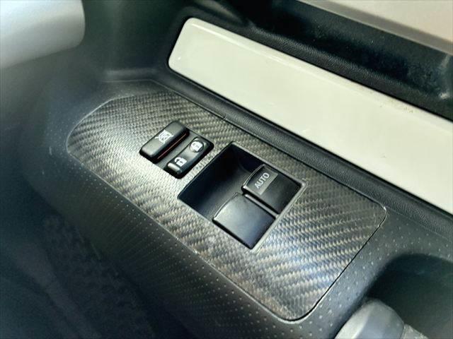 ＦＪクルーザー カラーパッケージ　Ａｕｄｉｓｏｎサウンド　４ＷＤ　禁煙車　バックカメラ　ヘッドレストモニター　クルーズコントロール　ＨＩＤヘッドライト　メモリーナビ　Ｂｌｕｅｔｏｏｔｈ　キーレス　コーナーセンサー　盗難防止装置（35枚目）