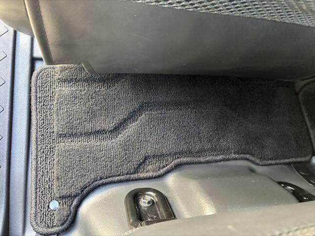 ＦＪクルーザー カラーパッケージ　Ａｕｄｉｓｏｎサウンド　４ＷＤ　禁煙車　バックカメラ　ヘッドレストモニター　クルーズコントロール　ＨＩＤヘッドライト　メモリーナビ　Ｂｌｕｅｔｏｏｔｈ　キーレス　コーナーセンサー　盗難防止装置（44枚目）