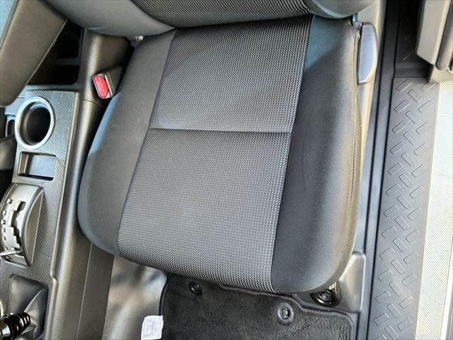 ＦＪクルーザー カラーパッケージ　Ａｕｄｉｓｏｎサウンド　４ＷＤ　禁煙車　バックカメラ　ヘッドレストモニター　クルーズコントロール　ＨＩＤヘッドライト　メモリーナビ　Ｂｌｕｅｔｏｏｔｈ　キーレス　コーナーセンサー　盗難防止装置（53枚目）