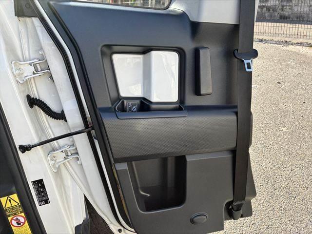 ＦＪクルーザー カラーパッケージ　Ａｕｄｉｓｏｎサウンド　４ＷＤ　禁煙車　バックカメラ　ヘッドレストモニター　クルーズコントロール　ＨＩＤヘッドライト　メモリーナビ　Ｂｌｕｅｔｏｏｔｈ　キーレス　コーナーセンサー　盗難防止装置（54枚目）