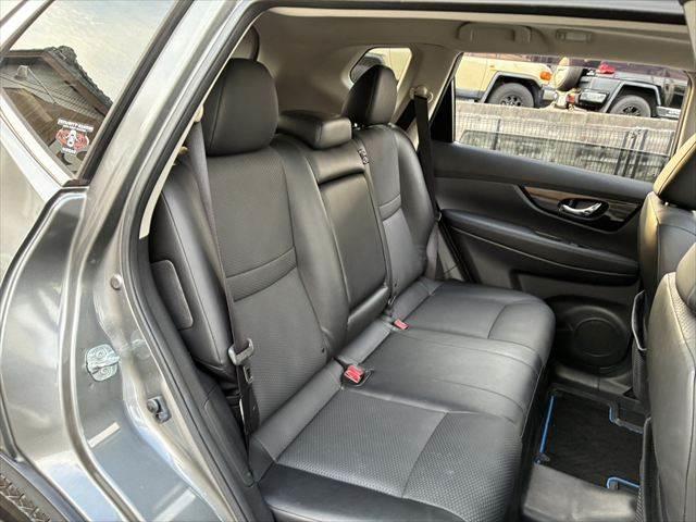 エクストレイル ２０Ｘｉ　ハイブリッド　エクストリーマーＸ　サンルーフ　４ＷＤ　禁煙車　純正ＳＤナビ　全周囲カメラ　レーダークルーズコントロール　デジタルインナーミラー　パワーバックドア　フルセグＴＶ　Ｂｌｕｅｔｏｏｔｈ　シートヒーター（9枚目）