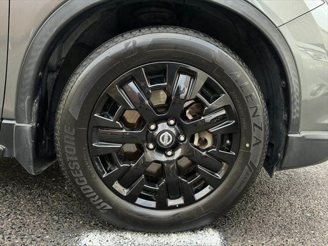 エクストレイル ２０Ｘｉ　ハイブリッド　エクストリーマーＸ　サンルーフ　４ＷＤ　禁煙車　純正ＳＤナビ　全周囲カメラ　レーダークルーズコントロール　デジタルインナーミラー　パワーバックドア　フルセグＴＶ　Ｂｌｕｅｔｏｏｔｈ　シートヒーター（14枚目）