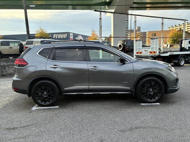 エクストレイル ２０Ｘｉ　ハイブリッド　エクストリーマーＸ　サンルーフ　４ＷＤ　禁煙車　純正ＳＤナビ　全周囲カメラ　レーダークルーズコントロール　デジタルインナーミラー　パワーバックドア　フルセグＴＶ　Ｂｌｕｅｔｏｏｔｈ　シートヒーター（17枚目）