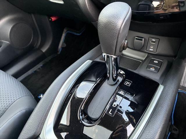 エクストレイル ２０Ｘｉ　ハイブリッド　エクストリーマーＸ　サンルーフ　４ＷＤ　禁煙車　純正ＳＤナビ　全周囲カメラ　レーダークルーズコントロール　デジタルインナーミラー　パワーバックドア　フルセグＴＶ　Ｂｌｕｅｔｏｏｔｈ　シートヒーター（35枚目）