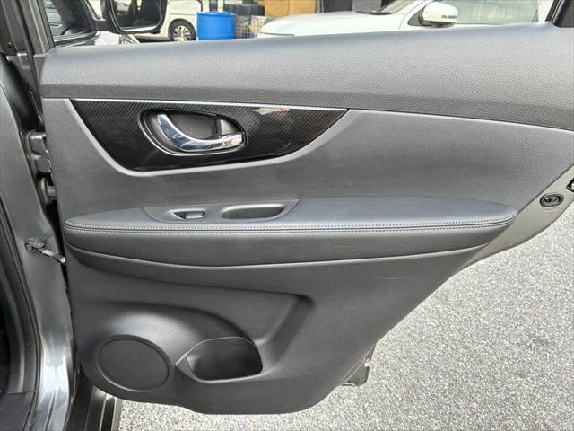 エクストレイル ２０Ｘｉ　ハイブリッド　エクストリーマーＸ　サンルーフ　４ＷＤ　禁煙車　純正ＳＤナビ　全周囲カメラ　レーダークルーズコントロール　デジタルインナーミラー　パワーバックドア　フルセグＴＶ　Ｂｌｕｅｔｏｏｔｈ　シートヒーター（53枚目）