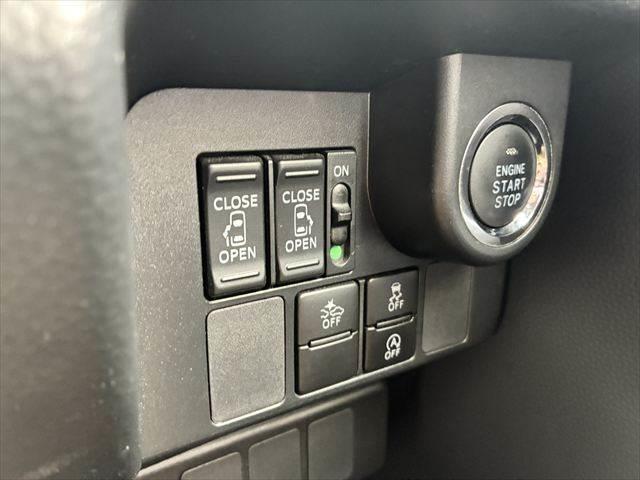 ルーミー カスタムＧ＿Ｓ　ユーザー買取車　純正９インチナビ　バックカメラ　禁煙車　衝突軽減ブレーキ　クルーズコントロール　フルセグＴＶ　両側パワースライドドア　Ｂｌｕｅｔｏｏｔｈ　ＬＥＤヘッドランプ　シートヒーター　ＥＴＣ（7枚目）