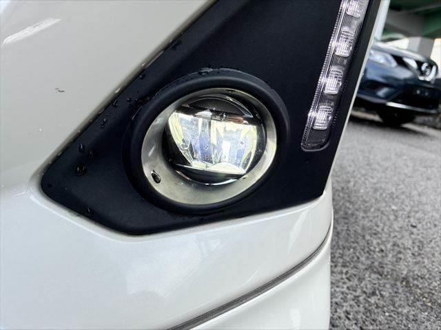 ルーミー カスタムＧ＿Ｓ　ユーザー買取車　純正９インチナビ　バックカメラ　禁煙車　衝突軽減ブレーキ　クルーズコントロール　フルセグＴＶ　両側パワースライドドア　Ｂｌｕｅｔｏｏｔｈ　ＬＥＤヘッドランプ　シートヒーター　ＥＴＣ（14枚目）