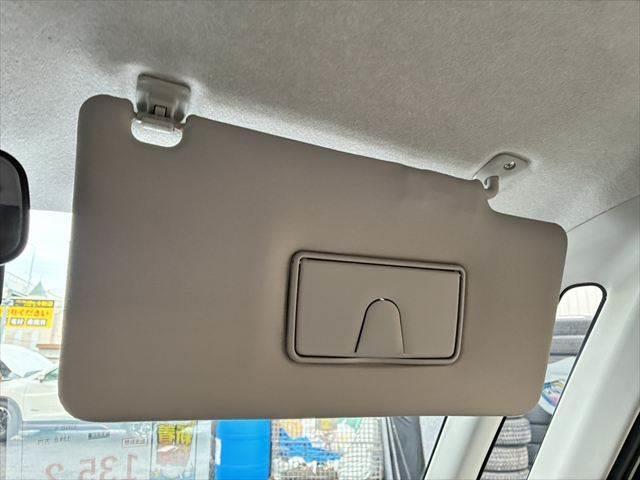 ルーミー カスタムＧ＿Ｓ　ユーザー買取車　純正９インチナビ　バックカメラ　禁煙車　衝突軽減ブレーキ　クルーズコントロール　フルセグＴＶ　両側パワースライドドア　Ｂｌｕｅｔｏｏｔｈ　ＬＥＤヘッドランプ　シートヒーター　ＥＴＣ（45枚目）