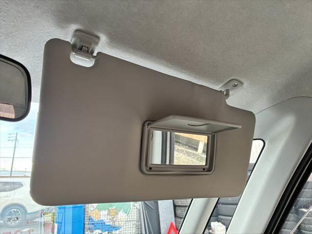 ルーミー カスタムＧ＿Ｓ　ユーザー買取車　純正９インチナビ　バックカメラ　禁煙車　衝突軽減ブレーキ　クルーズコントロール　フルセグＴＶ　両側パワースライドドア　Ｂｌｕｅｔｏｏｔｈ　ＬＥＤヘッドランプ　シートヒーター　ＥＴＣ（47枚目）