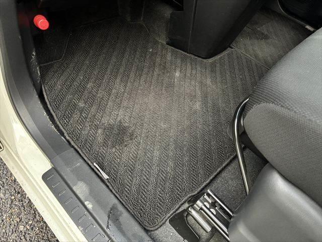 ルーミー カスタムＧ＿Ｓ　ユーザー買取車　純正９インチナビ　バックカメラ　禁煙車　衝突軽減ブレーキ　クルーズコントロール　フルセグＴＶ　両側パワースライドドア　Ｂｌｕｅｔｏｏｔｈ　ＬＥＤヘッドランプ　シートヒーター　ＥＴＣ（51枚目）