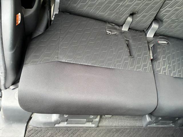 ルーミー カスタムＧ＿Ｓ　ユーザー買取車　純正９インチナビ　バックカメラ　禁煙車　衝突軽減ブレーキ　クルーズコントロール　フルセグＴＶ　両側パワースライドドア　Ｂｌｕｅｔｏｏｔｈ　ＬＥＤヘッドランプ　シートヒーター　ＥＴＣ（58枚目）