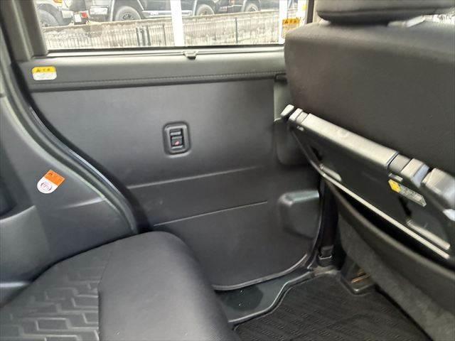 ルーミー カスタムＧ＿Ｓ　ユーザー買取車　純正９インチナビ　バックカメラ　禁煙車　衝突軽減ブレーキ　クルーズコントロール　フルセグＴＶ　両側パワースライドドア　Ｂｌｕｅｔｏｏｔｈ　ＬＥＤヘッドランプ　シートヒーター　ＥＴＣ（62枚目）