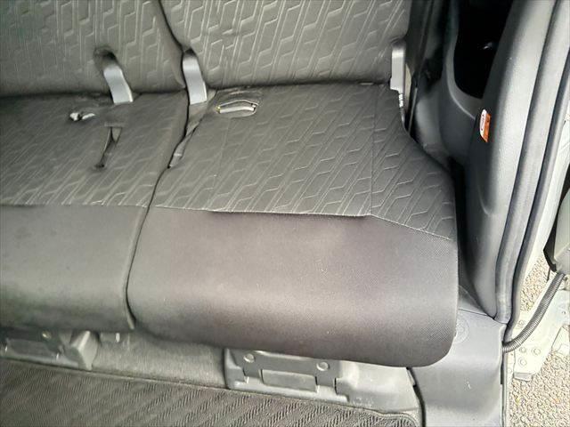 ルーミー カスタムＧ＿Ｓ　ユーザー買取車　純正９インチナビ　バックカメラ　禁煙車　衝突軽減ブレーキ　クルーズコントロール　フルセグＴＶ　両側パワースライドドア　Ｂｌｕｅｔｏｏｔｈ　ＬＥＤヘッドランプ　シートヒーター　ＥＴＣ（64枚目）