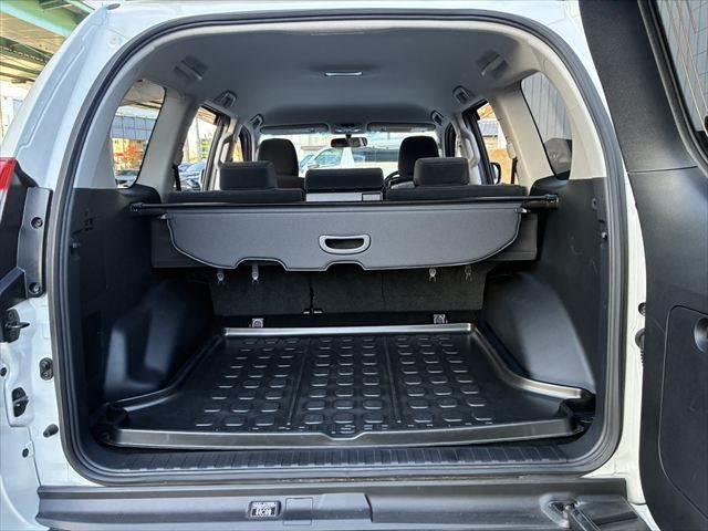 ランドクルーザープラド TX SDナビ バックカメラ 禁煙車 ルーフレール ETC フルセグTV LEDヘッドライト Bluetooth 純正17インチアルミホイール スマートキー CDチェンジャー フォグランプ 電動格納ミラー(11枚目)