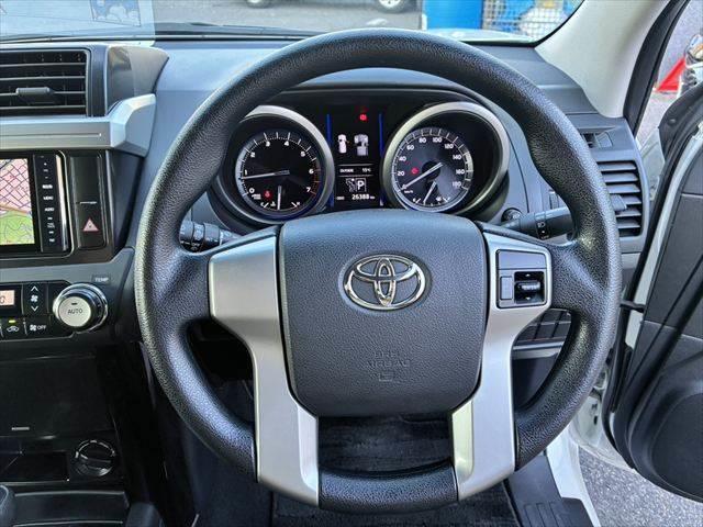 ランドクルーザープラド TX SDナビ バックカメラ 禁煙車 ルーフレール ETC フルセグTV LEDヘッドライト Bluetooth 純正17インチアルミホイール スマートキー CDチェンジャー フォグランプ 電動格納ミラー(12枚目)