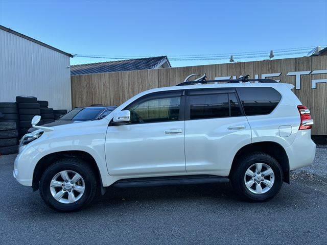 ランドクルーザープラド TX SDナビ バックカメラ 禁煙車 ルーフレール ETC フルセグTV LEDヘッドライト Bluetooth 純正17インチアルミホイール スマートキー CDチェンジャー フォグランプ 電動格納ミラー(22枚目)