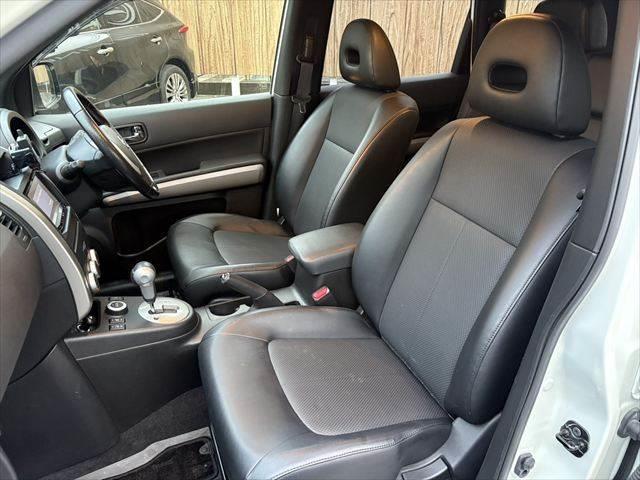 エクストレイル ２０ＧＴ　ディーゼル車　メモリーナビ　Ｂカメラ　禁煙車　シートヒーター　ＥＴＣ　クルーズコントロール　地デジＴＶ　Ｂｌｕｅｔｏｏｔｈ　ＨＩＤヘッドライト　スマートキー　ルーフレール　４ＷＤ　ダウンヒルスタート（32枚目）