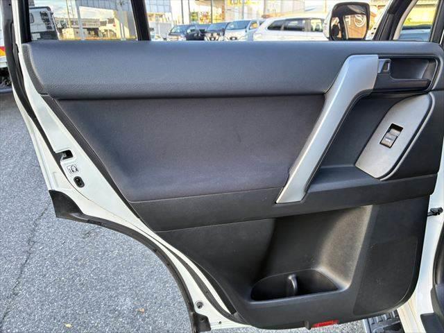 ランドクルーザープラド TX 4WD ディーゼル純正17インチアルミホイール バックカメラ 純正SDナビ ETC ブルートゥース フルセグTV LEDヘッドライト スマートキー ヒルディセントコントロール 盗難防止装置(61枚目)