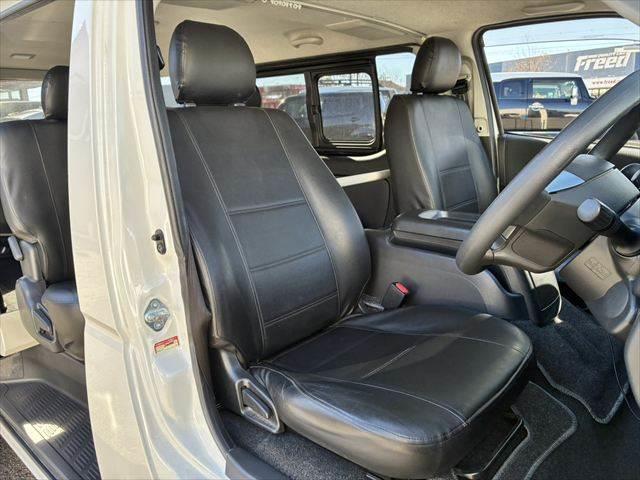 ハイエースバン ロングスーパーGL 禁煙車 バックカメラ モデリスタエアロ スマートキー オートエアコン LEDヘッドライト 盗難防止装置 フォグランプ USBポート 電動格納ミラー 横滑り防止装置 パワーウィンドウ パワーステアリング(5枚目)