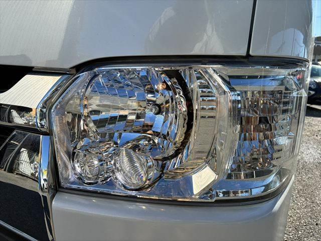 ハイエースバン ロングスーパーGL 禁煙車 バックカメラ モデリスタエアロ スマートキー オートエアコン LEDヘッドライト 盗難防止装置 フォグランプ USBポート 電動格納ミラー 横滑り防止装置 パワーウィンドウ パワーステアリング(9枚目)