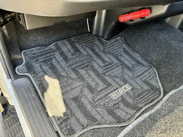 ハイエースバン ロングスーパーGL 禁煙車 バックカメラ モデリスタエアロ スマートキー オートエアコン LEDヘッドライト 盗難防止装置 フォグランプ USBポート 電動格納ミラー 横滑り防止装置 パワーウィンドウ パワーステアリング(43枚目)