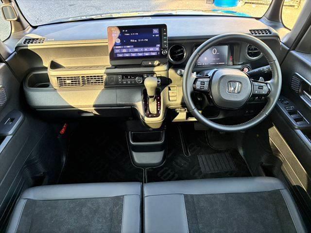 N-BOXカスタム ターボ 禁煙車 両側パワースライドドア 純正9インチナビ 全方位カメラ レーダークルーズコントロール Bluetooth 衝突軽減ブレーキ フルセグTV ETC MTモード シートヒーター LEDヘッドライト(3枚目)