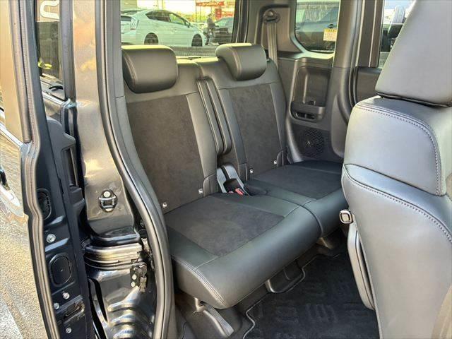 N-BOXカスタム ターボ 禁煙車 両側パワースライドドア 純正9インチナビ 全方位カメラ レーダークルーズコントロール Bluetooth 衝突軽減ブレーキ フルセグTV ETC MTモード シートヒーター LEDヘッドライト(10枚目)