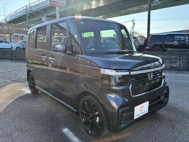 N-BOXカスタム ターボ 禁煙車 両側パワースライドドア 純正9インチナビ 全方位カメラ レーダークルーズコントロール Bluetooth 衝突軽減ブレーキ フルセグTV ETC MTモード シートヒーター LEDヘッドライト(16枚目)