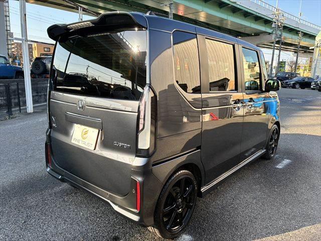 N-BOXカスタム ターボ 禁煙車 両側パワースライドドア 純正9インチナビ 全方位カメラ レーダークルーズコントロール Bluetooth 衝突軽減ブレーキ フルセグTV ETC MTモード シートヒーター LEDヘッドライト(18枚目)