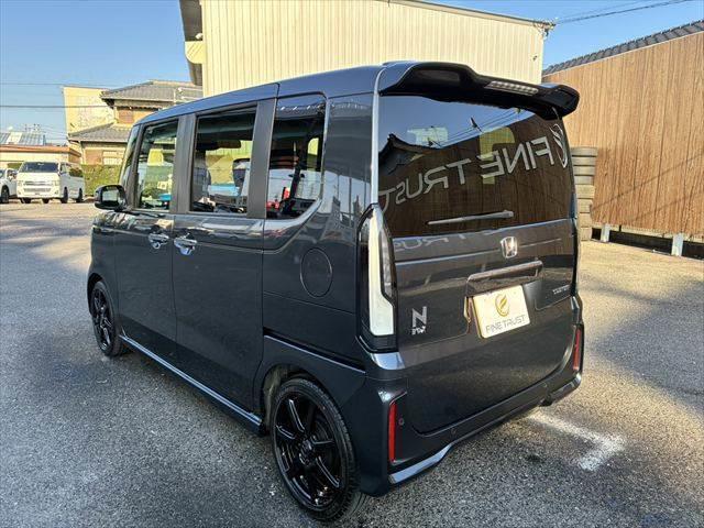 N-BOXカスタム ターボ 禁煙車 両側パワースライドドア 純正9インチナビ 全方位カメラ レーダークルーズコントロール Bluetooth 衝突軽減ブレーキ フルセグTV ETC MTモード シートヒーター LEDヘッドライト(20枚目)