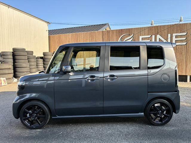 N-BOXカスタム ターボ 禁煙車 両側パワースライドドア 純正9インチナビ 全方位カメラ レーダークルーズコントロール Bluetooth 衝突軽減ブレーキ フルセグTV ETC MTモード シートヒーター LEDヘッドライト(21枚目)