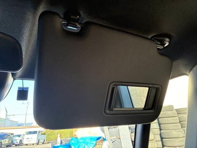 N-BOXカスタム ターボ 禁煙車 両側パワースライドドア 純正9インチナビ 全方位カメラ レーダークルーズコントロール Bluetooth 衝突軽減ブレーキ フルセグTV ETC MTモード シートヒーター LEDヘッドライト(41枚目)