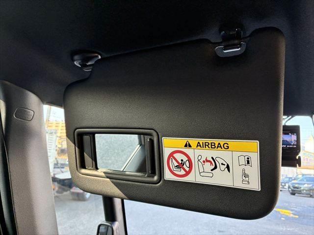 N-BOXカスタム ターボ 禁煙車 両側パワースライドドア 純正9インチナビ 全方位カメラ レーダークルーズコントロール Bluetooth 衝突軽減ブレーキ フルセグTV ETC MTモード シートヒーター LEDヘッドライト(42枚目)