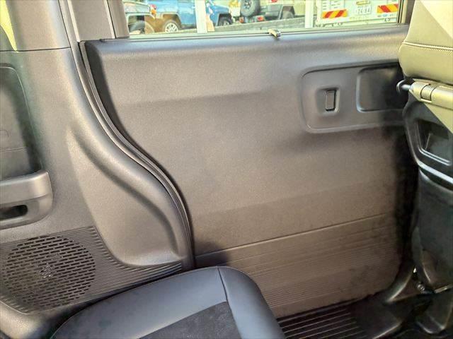 N-BOXカスタム ターボ 禁煙車 両側パワースライドドア 純正9インチナビ 全方位カメラ レーダークルーズコントロール Bluetooth 衝突軽減ブレーキ フルセグTV ETC MTモード シートヒーター LEDヘッドライト(56枚目)