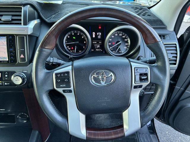 ランドクルーザープラド TX Lパッケージ 4WD サンルーフ 禁煙車 バックカメラ クルーズコントロール Bluetooth 本革シート シートヒーター コーナーセンサー LEDヘッドライト メモリーナビ 3列シート フルセグ スマートキー(13枚目)