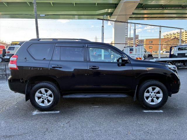 ランドクルーザープラド TX Lパッケージ 4WD サンルーフ 禁煙車 バックカメラ クルーズコントロール Bluetooth 本革シート シートヒーター コーナーセンサー LEDヘッドライト メモリーナビ 3列シート フルセグ スマートキー(19枚目)