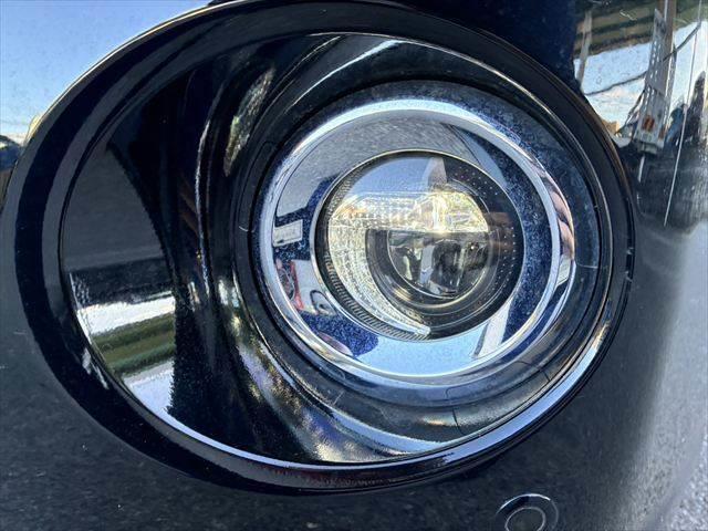 ランドクルーザープラド TX Lパッケージ 4WD サンルーフ 禁煙車 バックカメラ クルーズコントロール Bluetooth 本革シート シートヒーター コーナーセンサー LEDヘッドライト メモリーナビ 3列シート フルセグ スマートキー(26枚目)