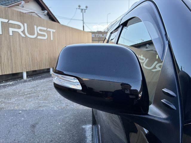 ランドクルーザープラド TX Lパッケージ 4WD サンルーフ 禁煙車 バックカメラ クルーズコントロール Bluetooth 本革シート シートヒーター コーナーセンサー LEDヘッドライト メモリーナビ 3列シート フルセグ スマートキー(29枚目)