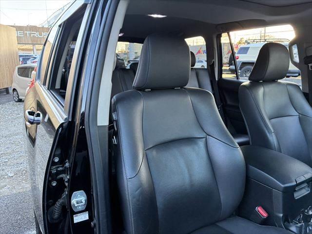 ランドクルーザープラド TX Lパッケージ 4WD サンルーフ 禁煙車 バックカメラ クルーズコントロール Bluetooth 本革シート シートヒーター コーナーセンサー LEDヘッドライト メモリーナビ 3列シート フルセグ スマートキー(56枚目)