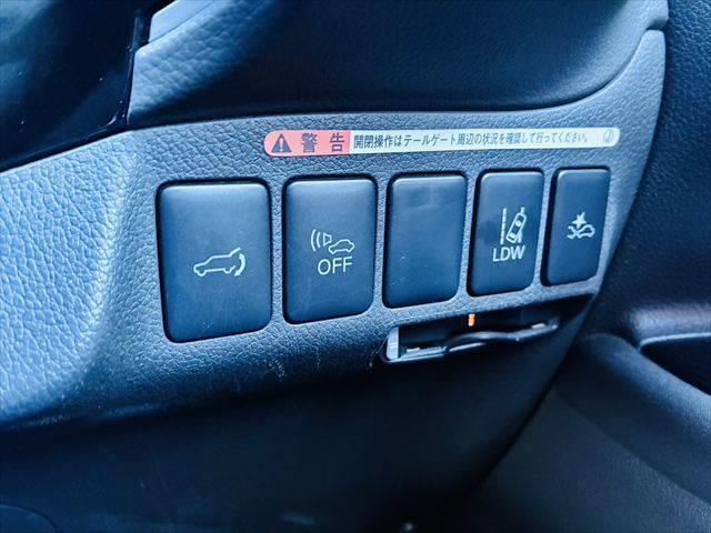 アウトランダーＰＨＥＶ Ｇ　プレミアムパッケージ　デジタルインナーミラー　パワーバックドア　全方位カメラ　４ＷＤ　ＥＴＣ　本革シート　衝突軽減ブレーキ　純正ＳＤナビ　レーダークルーズコントロール　ＡＣ１００Ｖ電源　パワーシート　ＬＥＤヘッドライト（8枚目）