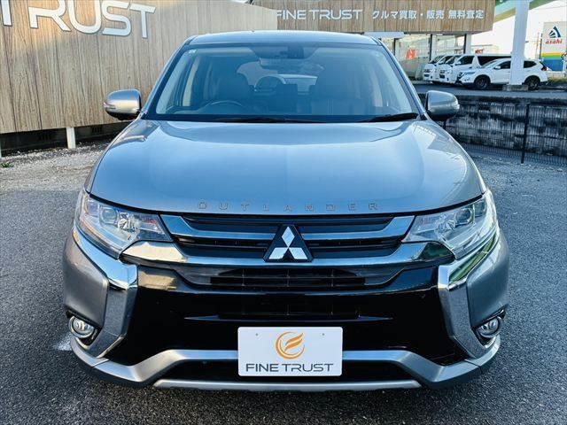 アウトランダーＰＨＥＶ Ｇ　プレミアムパッケージ　デジタルインナーミラー　パワーバックドア　全方位カメラ　４ＷＤ　ＥＴＣ　本革シート　衝突軽減ブレーキ　純正ＳＤナビ　レーダークルーズコントロール　ＡＣ１００Ｖ電源　パワーシート　ＬＥＤヘッドライト（16枚目）